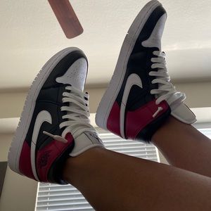 Jordan 1 Mid